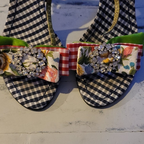 Marciano - Picture 2 of 3